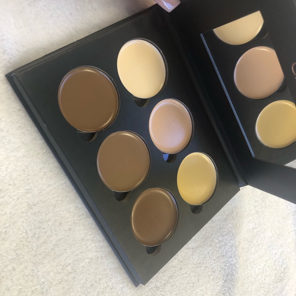 Cream Contour - Picture 2 of 3